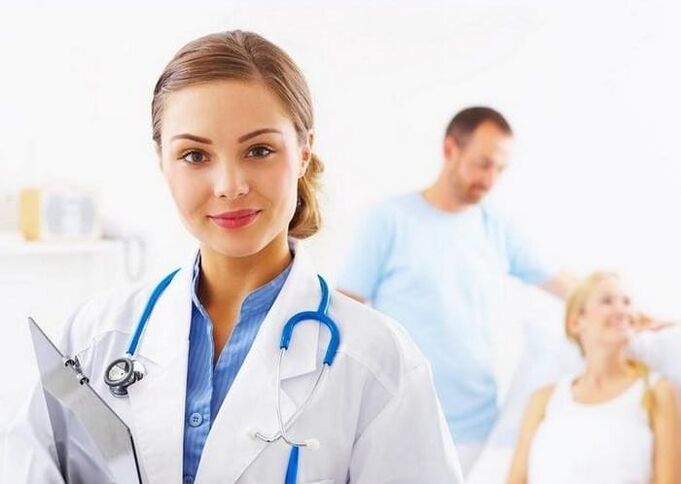 doctor treating hip pain